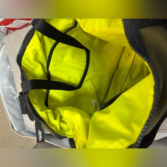 Timbuk2 Lug Tote - Picture 4 of 4